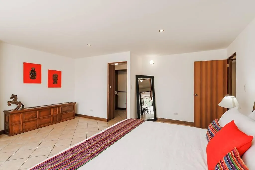 Dp1, Spacious & Bright Flat, 4 Mins To Cayala Ciudad de Guatemala