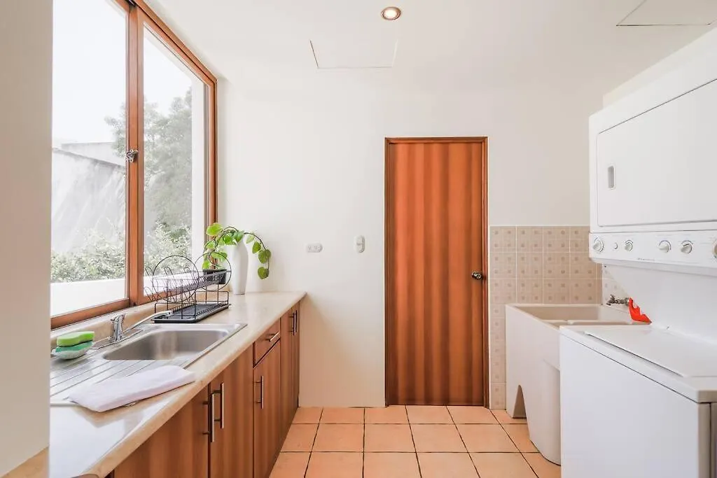 Dp1, Spacious & Bright Flat, 4 Mins To Cayala Guatemala City