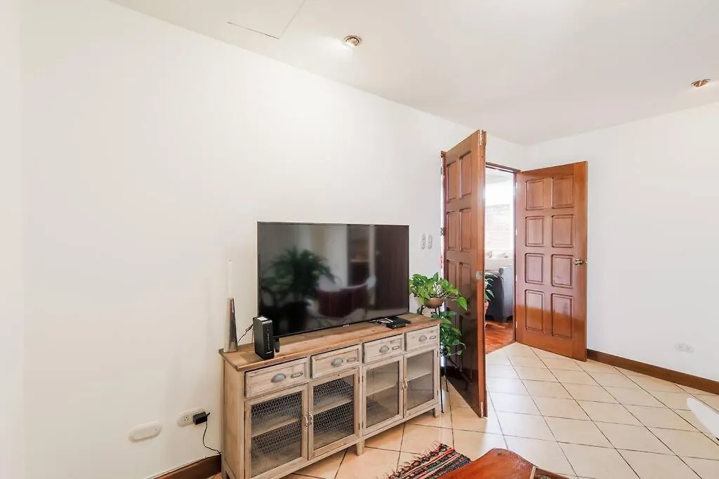 Dp1, Spacious & Bright Flat, 4 Mins To Cayala Guatemala City 0*,  Guatemala