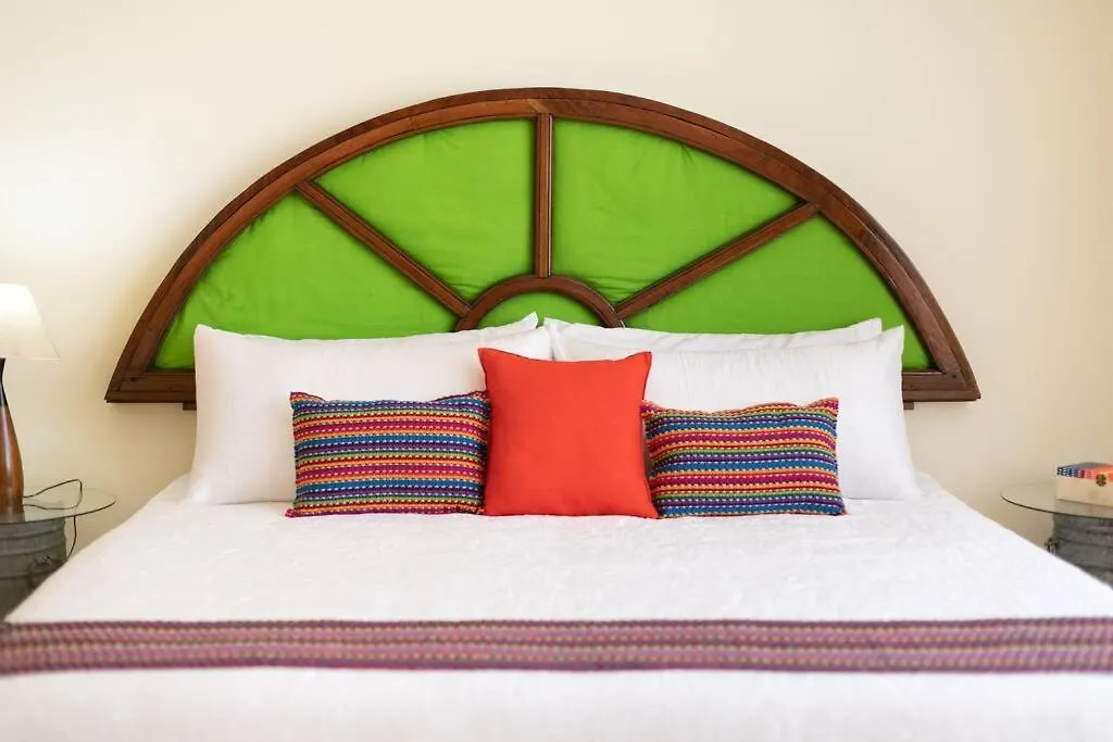 Dp1, Spacious & Bright Flat, 4 Mins To Cayala Guatemala City Apartment