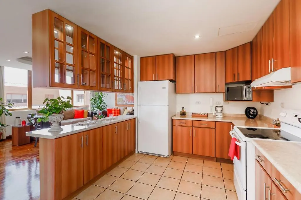 Apartment Dp1, Spacious & Bright Flat, 4 Mins To Cayala Guatemala City