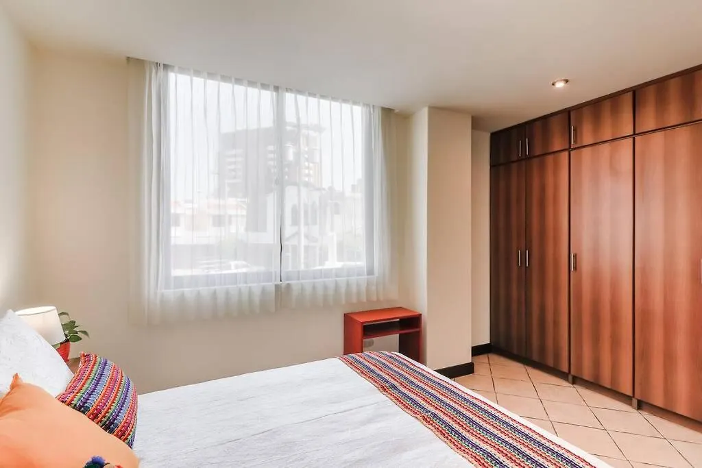 Dp1, Spacious & Bright Flat, 4 Mins To Cayala Guatemala City Apartment